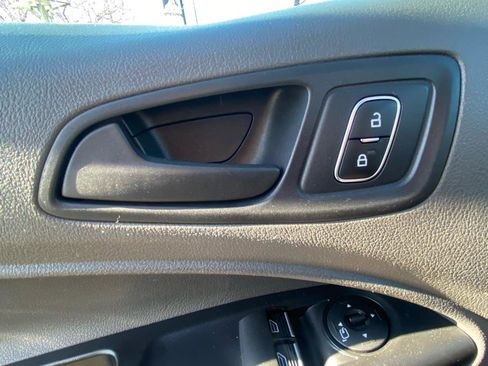 Used 2022 Ford Transit Connect XL image 28