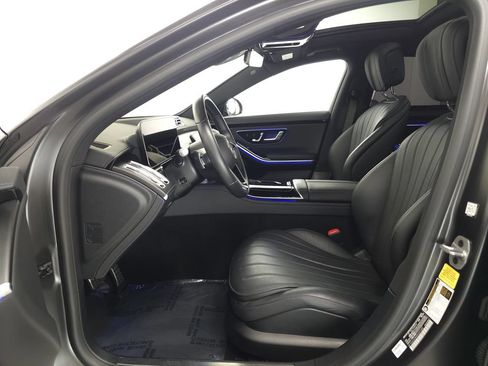 Used 2024 Mercedes-Benz S 500 4MATIC w/ AMG Line image 8
