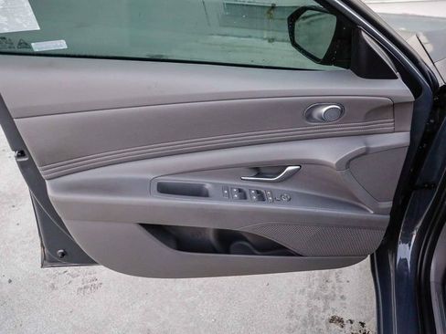 Used 2024 Hyundai Elantra SEL w/ Convenience Package image 25