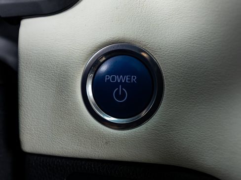 Used 2023 Toyota Sequoia Capstone AWD/4WD image 23