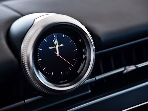 New 2025 Maserati Grecale GT image 20