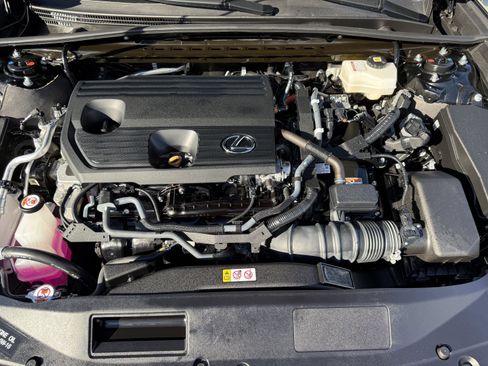 Certified 2025 Lexus ES 300h w/ Premium Package image 30