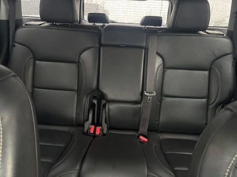 Used 2023 GMC Acadia SLT image 42