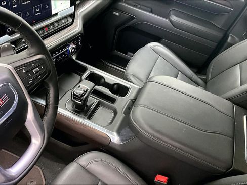 Used 2024 GMC Sierra 1500 SLT AWD/4WD image 16