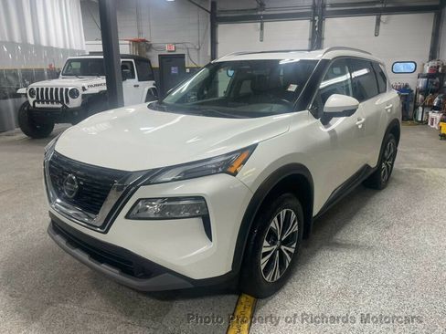 Used 2021 Nissan Rogue SV AWD/4WD image 4