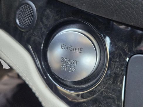 Used 2016 Mercedes-Benz SL 550 image 18