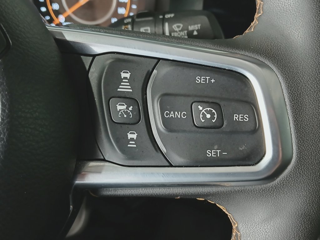 Used 2024 Jeep Wrangler Unlimited Sahara AWD/4WD image 29