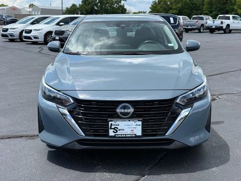 Used 2024 Nissan Sentra SV FWD image 9