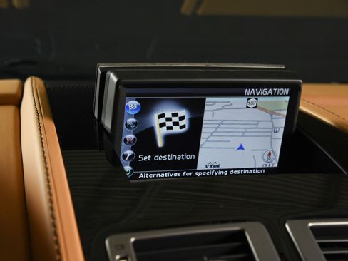 Used 2011 Aston Martin V8 Vantage Roadster RWD image 24