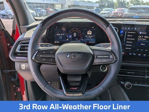 Used 2026 Chevrolet Traverse RS FWD image 14