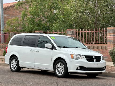Used 2018 Dodge Grand Caravan SXT image 8