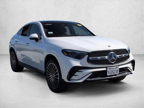 Used 2024 Mercedes-Benz GLC 300 4MATIC image 3