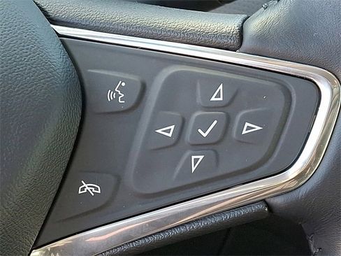 Used 2020 Chevrolet Equinox Premier image 18