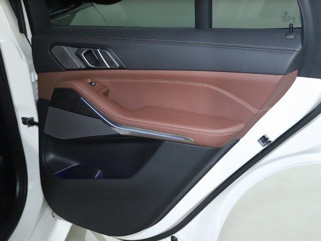Used 2026 BMW X5 xDrive50e w/ M Sport Package AWD/4WD image 33