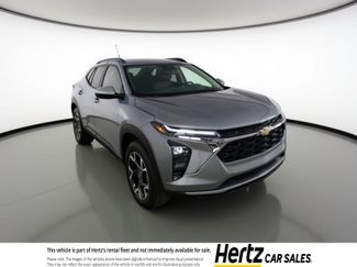 Used 2025 Chevrolet Trax LT video 1