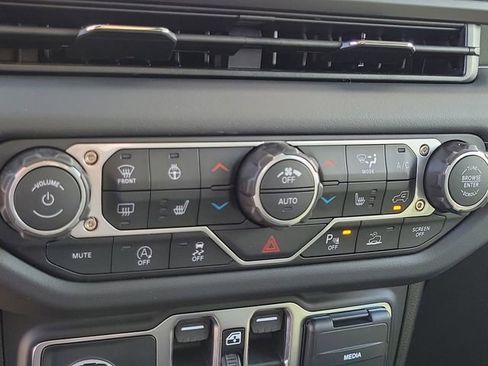 New 2026 Jeep Gladiator Mojave AWD/4WD image 21