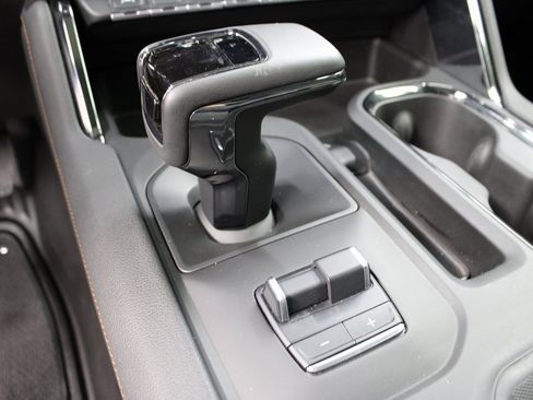 Used 2024 GMC Sierra 1500 AT4 image 70