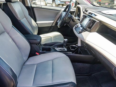 Used 2017 Toyota RAV4 Limited w/ Carpet Mat Package FWD image 18