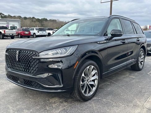 Used 2025 Lincoln Aviator AWD w/ Jet Appearance Package image 7