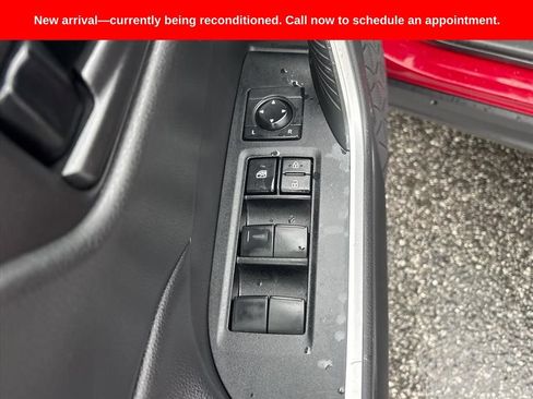 Used 2022 Toyota RAV4 LE AWD/4WD image 24