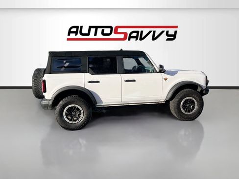 Used 2023 Ford Bronco Badlands image 8