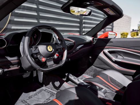 Used 2022 Ferrari F8 Tributo image 2