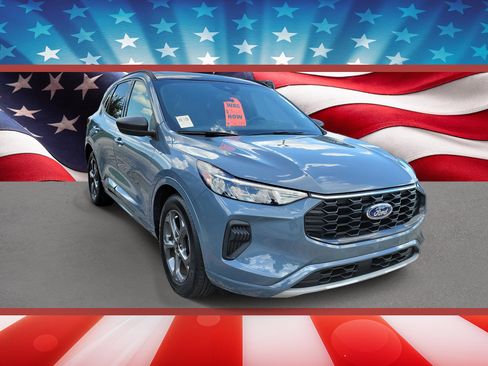 Used 2023 Ford Escape ST-Line w/ Tech Pack #1 FWD image 1