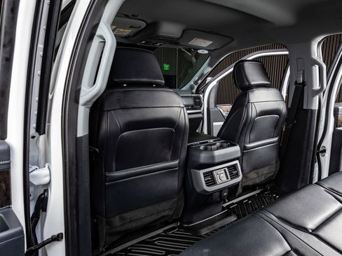 Used 2024 Ford F350 Lariat w/ Chrome Package image 34