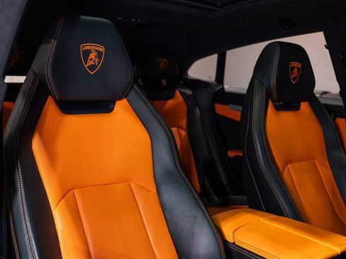 Used 2021 Lamborghini Urus AWD/4WD image 63