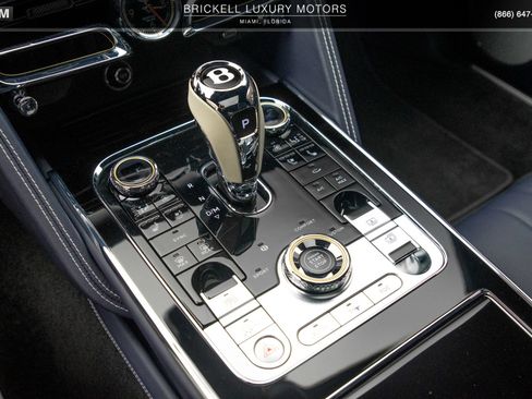 Used 2024 Bentley Flying Spur V8 AWD/4WD image 21