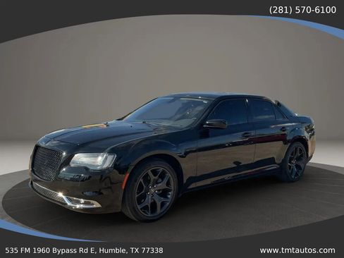 Used 2021 Chrysler 300 Touring w/ Sport Appearance Package RWD image 2