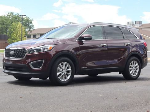 Used 2016 Kia Sorento LX w/ LX Convenience Package AWD/4WD image 11
