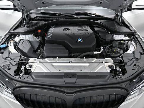 Used 2019 BMW 330i xDrive Sedan w/ M Sport Package AWD/4WD image 43
