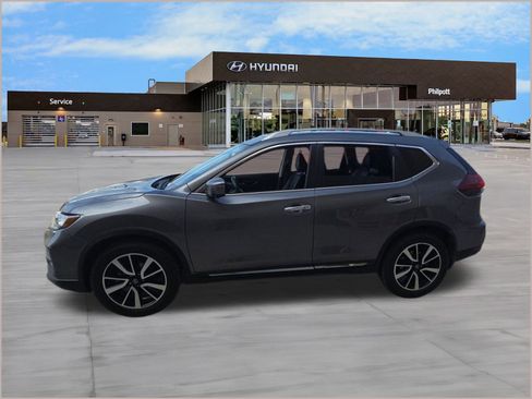 Used 2018 Nissan Rogue SL w/ Premium Package image 2