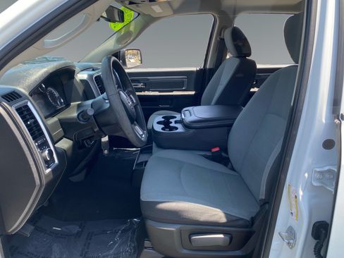 Used 2022 RAM 1500 Classic SLT w/ Electronics Group AWD/4WD image 9