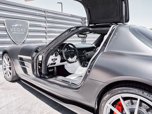 Used 2012 Mercedes-Benz SLS AMG Coupe image 38