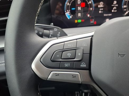 New 2026 Volkswagen Tiguan SE image 16