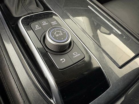 Used 2024 Nissan Armada SV image 33