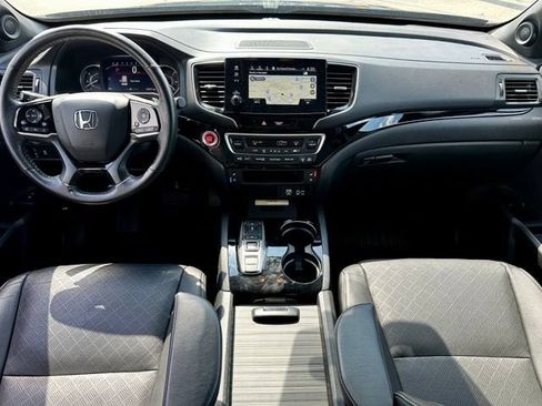 Used 2023 Honda Passport Elite image 14