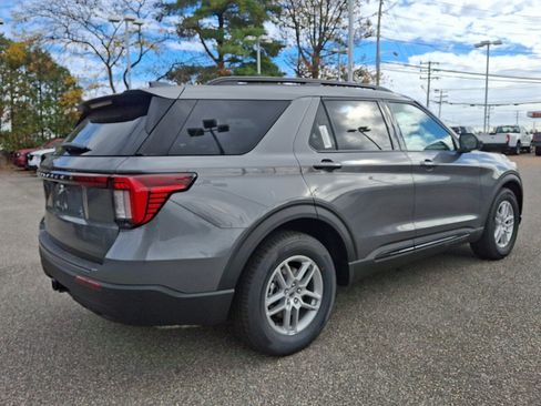 New 2026 Ford Explorer Active image 7