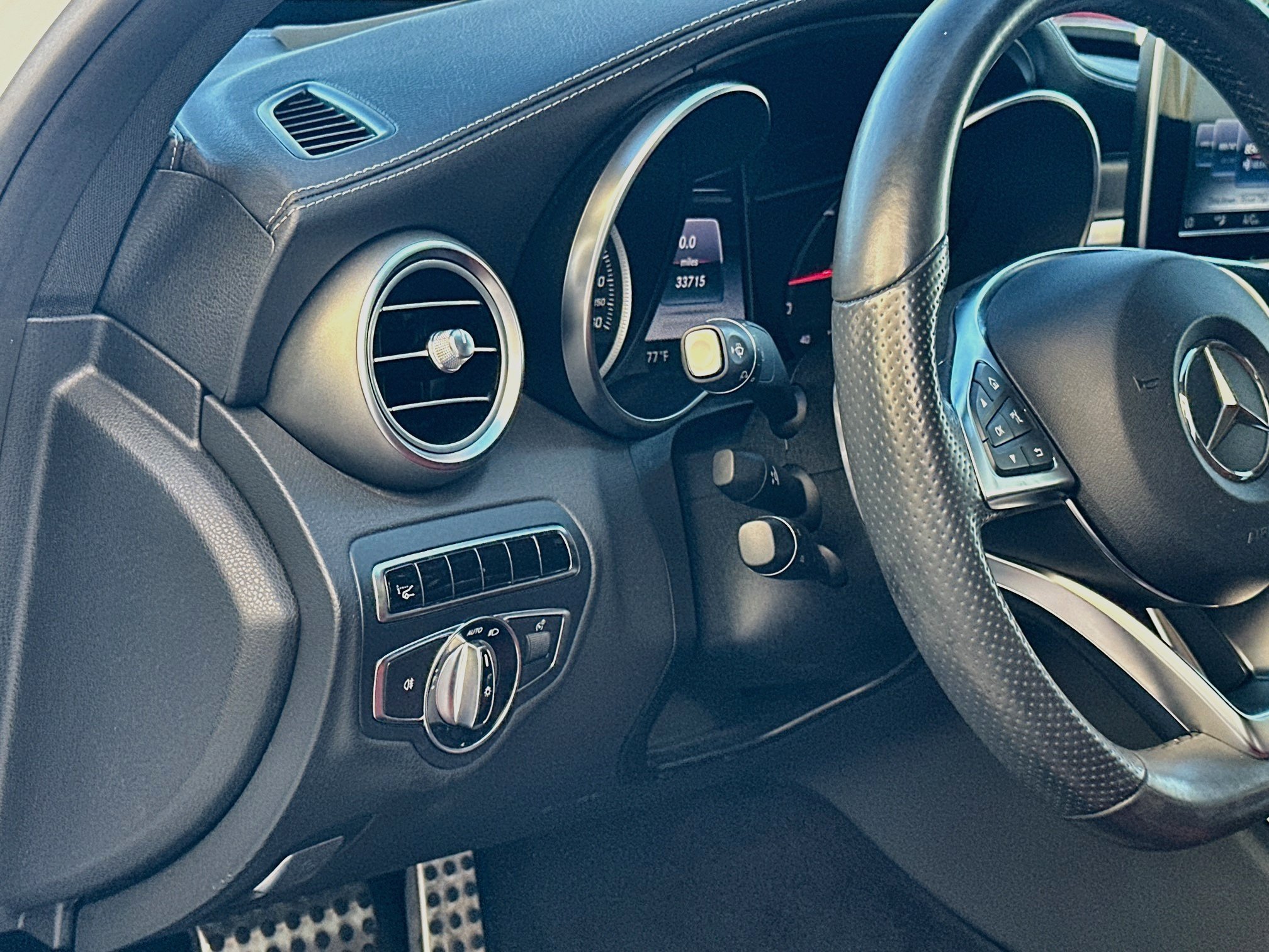 Used 2015 Mercedes-Benz C 300 Sedan image 10