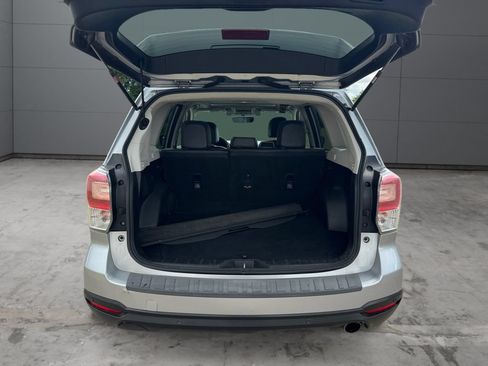 Used 2017 Subaru Forester 2.5i Touring AWD/4WD image 7