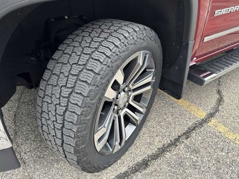 Used 2018 GMC Sierra 1500 SLT AWD/4WD image 19