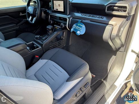 Used 2024 Toyota Tacoma TRD Off-Road w/ TRD Off Road Upgrade Package AWD/4WD image 9