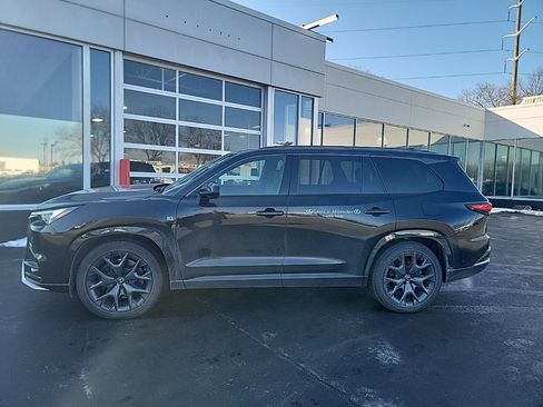 Used 2024 Lexus TX 500h AWD w/ Technology Package image 2