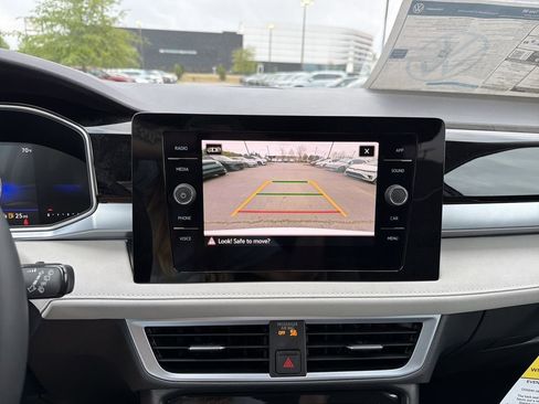 New 2026 Volkswagen Taos SE FWD image 27
