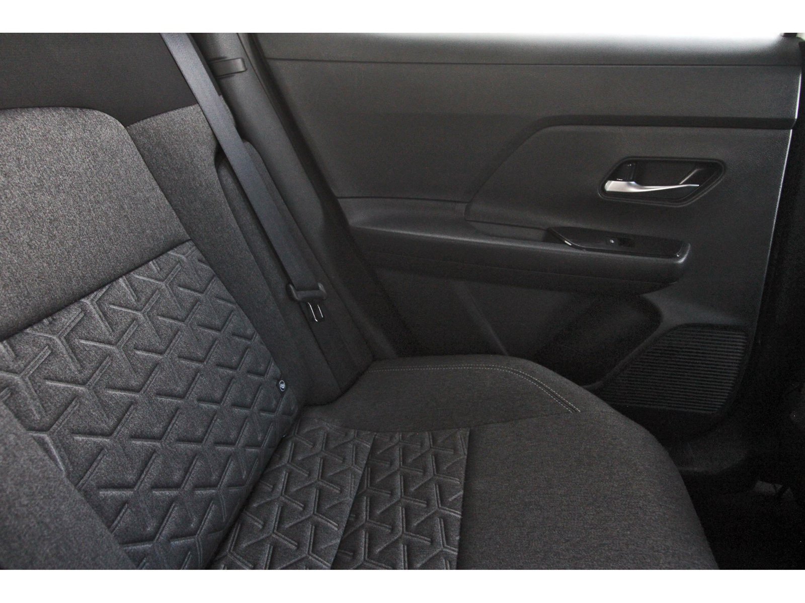 Certified 2025 Nissan Kicks SV FWD image 16