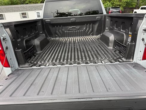 Used 2024 Chevrolet Silverado 1500 LT AWD/4WD image 18