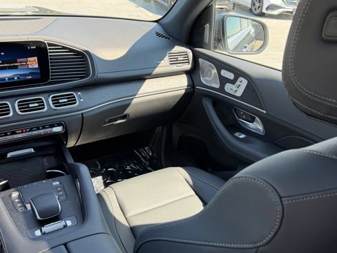 Used 2025 Mercedes-Benz GLS 450 4MATIC w/ AMG Line Exterior image 20
