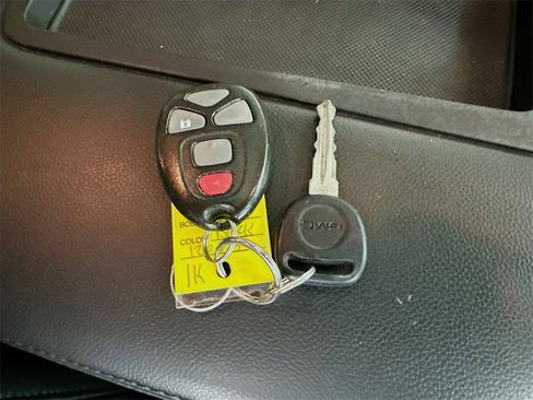 Used 2008 GMC Yukon SLT w/ SLT Preferred Equipment Group image 41